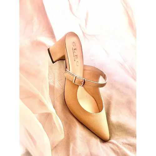 C520 - Sabu Leather Pump Heel