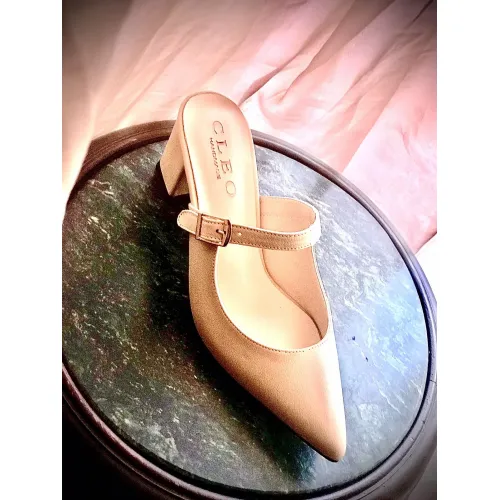 C520 - Sabu Leather Pump Heel
