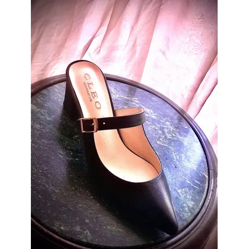 C520 - Sabu Leather Pump Heel